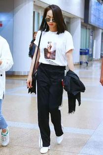 明星穿黑裤,明星演绎街头潮流新风尚  第2张