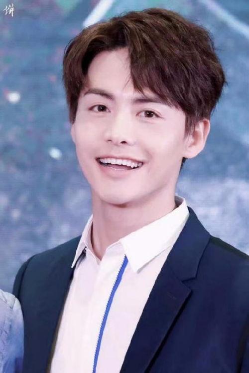 马天宇照片.,光影流转，魅力四溢