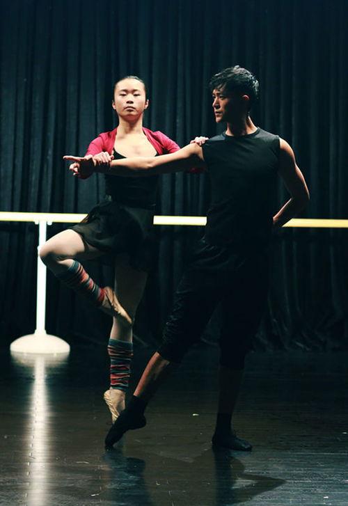 演员郑晓东的老婆,揭秘演员老婆的优雅人生 第2张 演员郑晓东的老婆,揭秘演员老婆的优雅人生 第2张