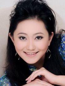 李丹露个人资料,才华横溢的影视新星，多面发展的演艺人生